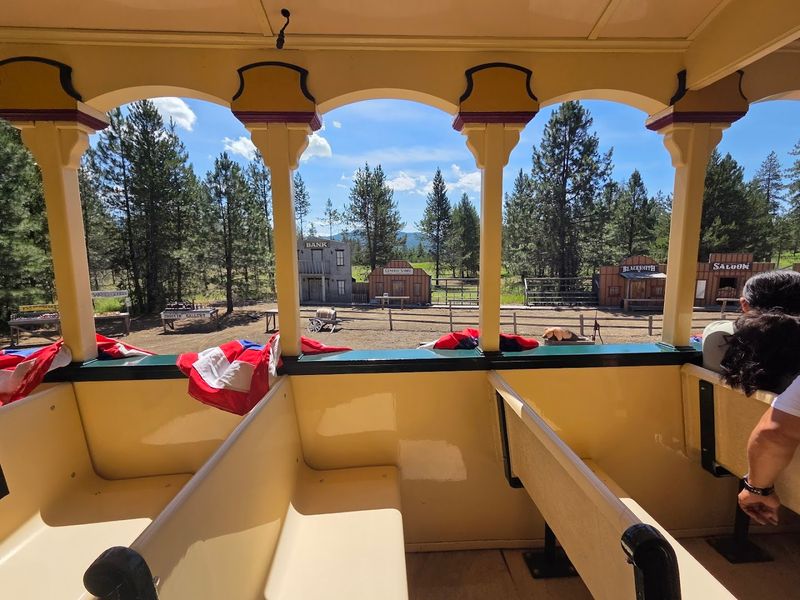This Slow Train Ride In Idaho Might Be The Most Relaxing Way To See The State - Decor Hint Engine No. 7 And A Trip Back To Yesteryear