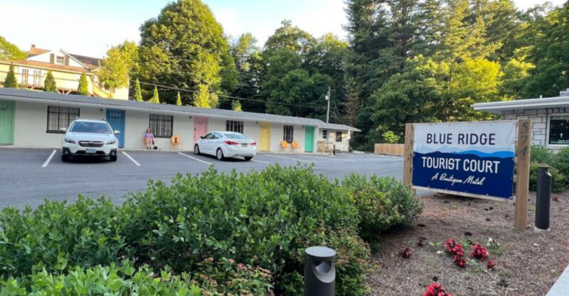This 1950s-Style Tourist Court In North Carolina Feels Like A Roadside Time Capsule