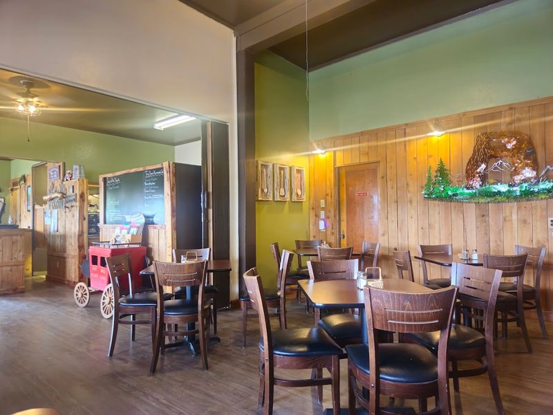 A Small Diner Cafe Experience