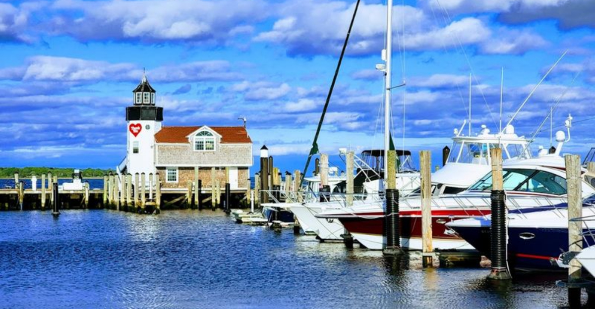 This Coastal Connecticut Town Feels Pulled Straight From A Storybook - Decor Hint