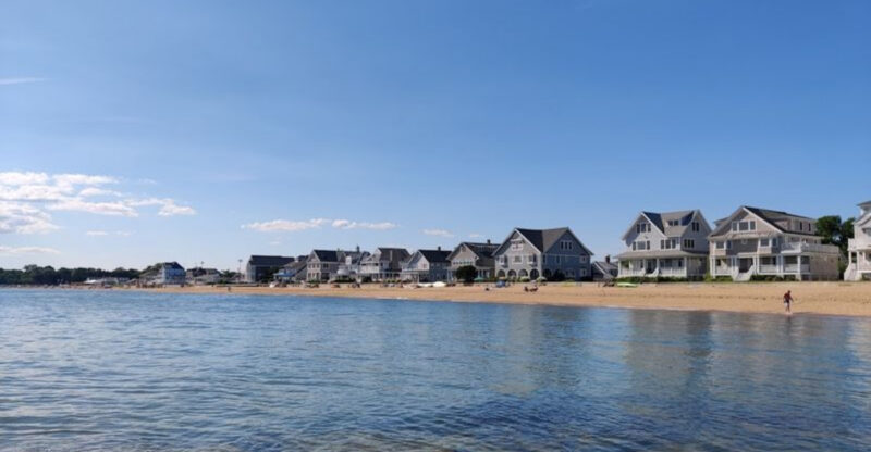This Connecticut Beach Town Is Low-Key Stunning And Waiting For You