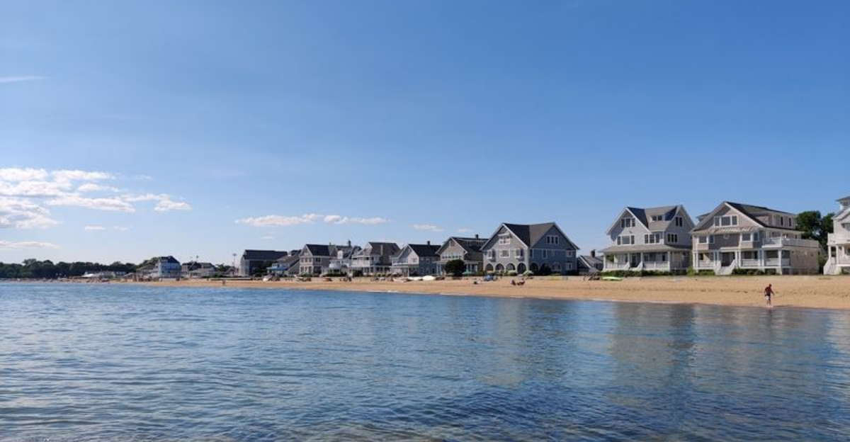 This Connecticut Beach Town Is Low Key Stunning And Waiting For You - Decor Hint
