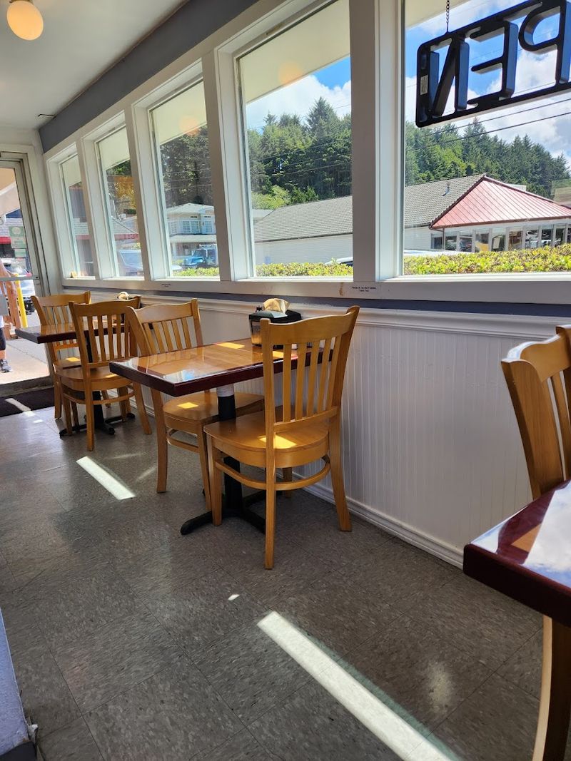 The Oregon Coast Spot Hiding In Plain Sight