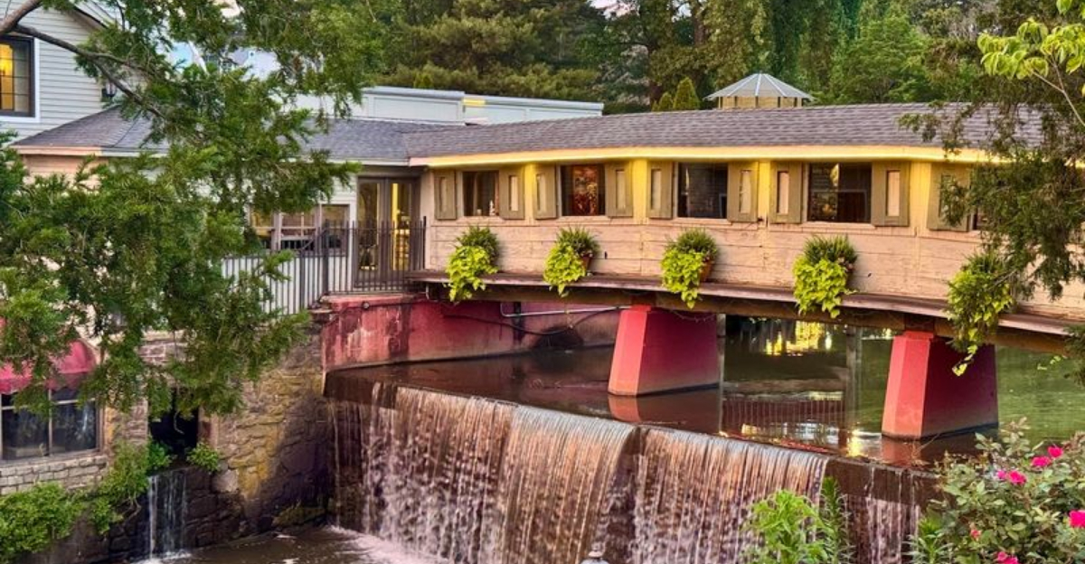 This Gorgeous Connecticut Restaurant Is So Beautiful People Literally Forget To Eat - Decor Hint