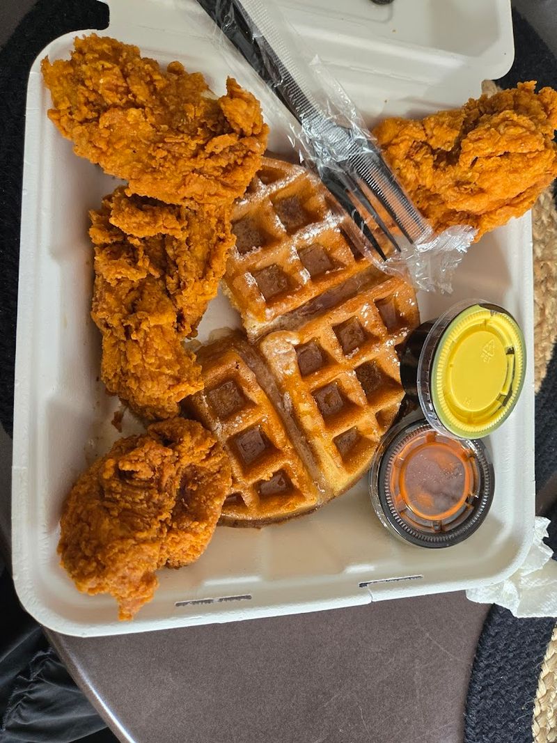 This Hidden Connecticut Spot Serves The Tastiest Chicken And Waffles Of Your Life - Decor Hint The Sweet-And-Savory Combo Everyone Comes For