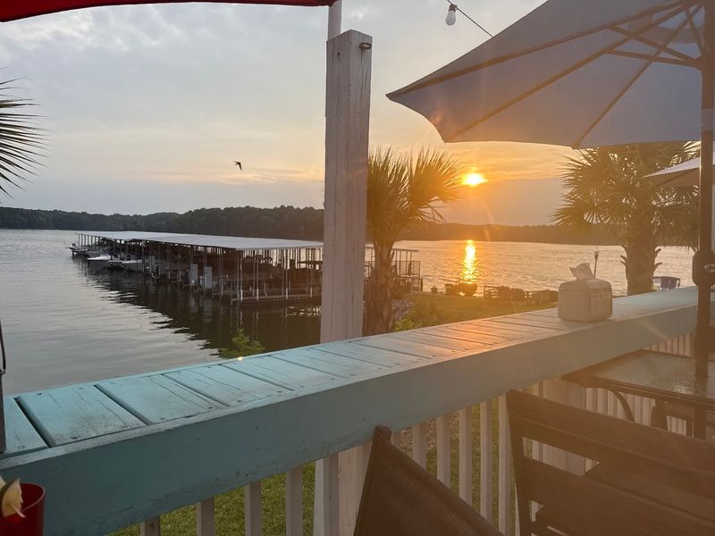 A Lakefront Setting That Stops You Mid-Sentence