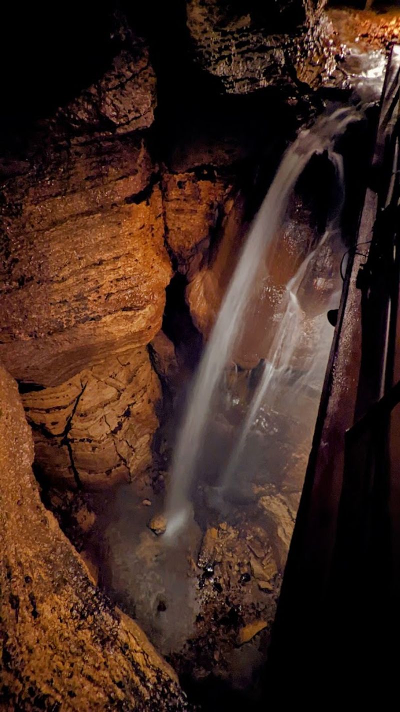 This Massive Underground Cave In Minnesota Feels Like Another World Beneath The Surface - Decor Hint The Unexpected Discovery Beneath Minnesota Farmland
