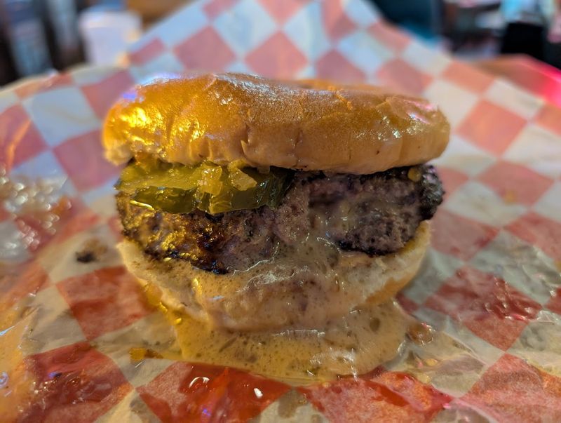 This Minnesota Burger Joint Serves A Jucy Lucy Loaded With Melted Cheese - Decor Hint The Origin Story Behind The Jucy Lucy