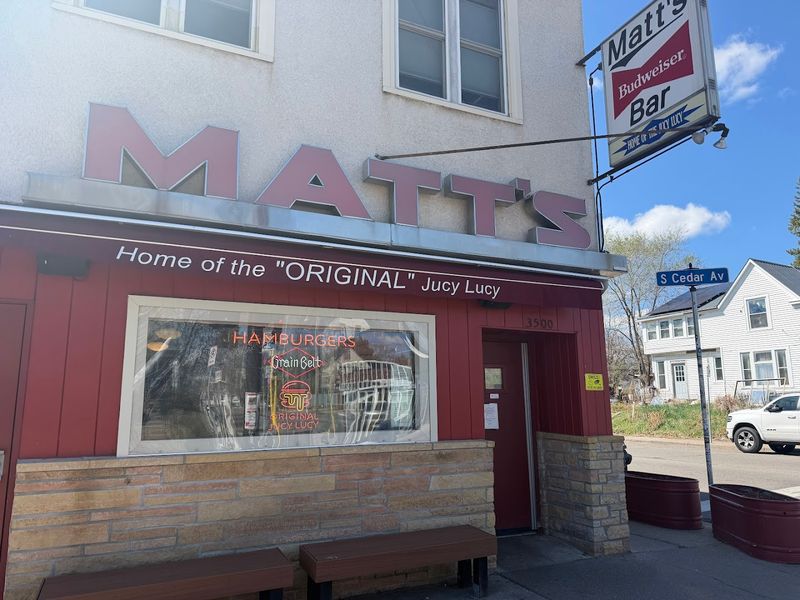 The Origin Story Behind The Jucy Lucy