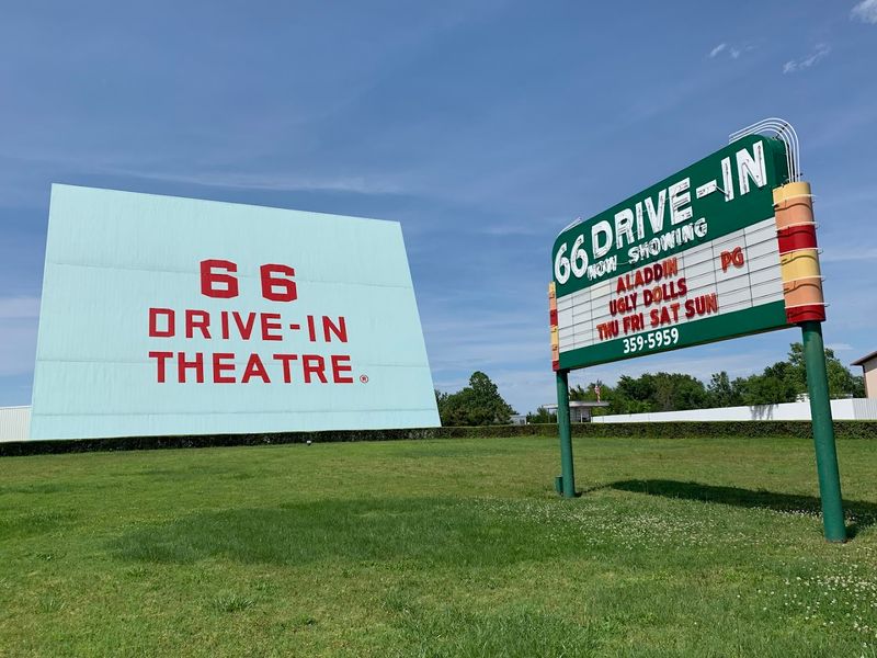 This Missouri Route 66 Attraction Still Looks Like The 1940s - Decor Hint A Living Piece Of Route 66 History