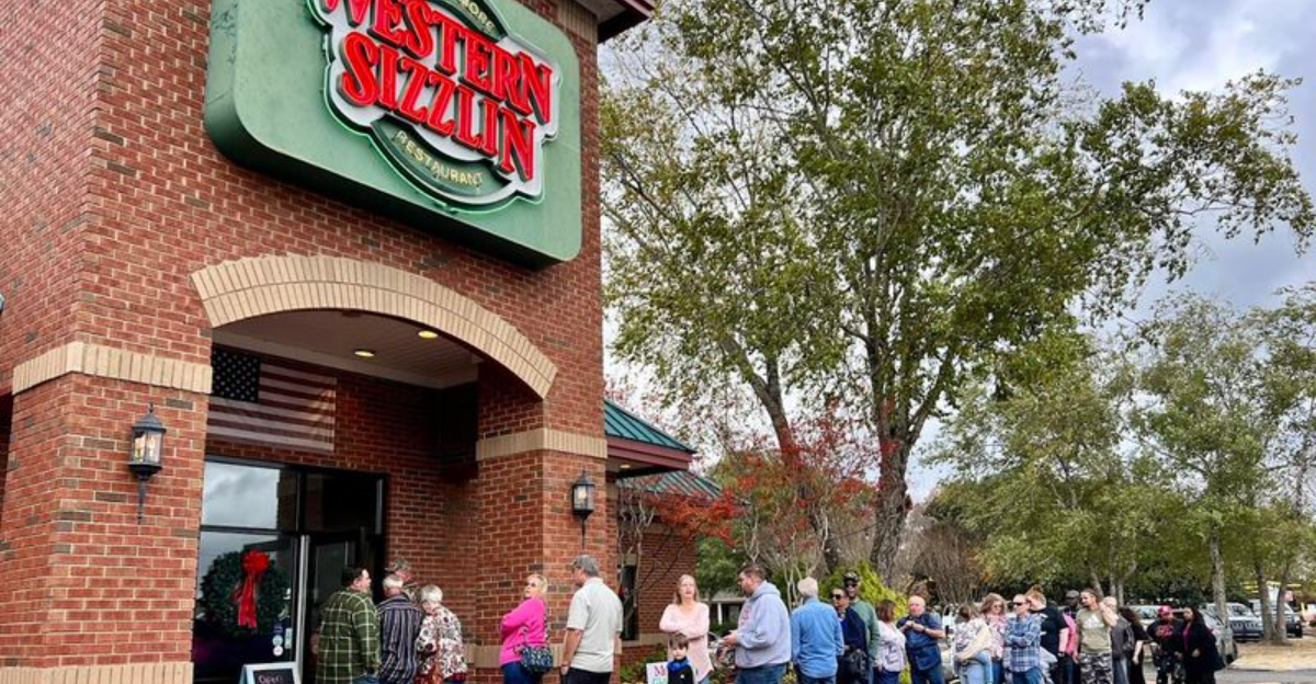 This North Carolina Buffet Spot Keeps Old School Comfort Food Going Strong - Decor Hint