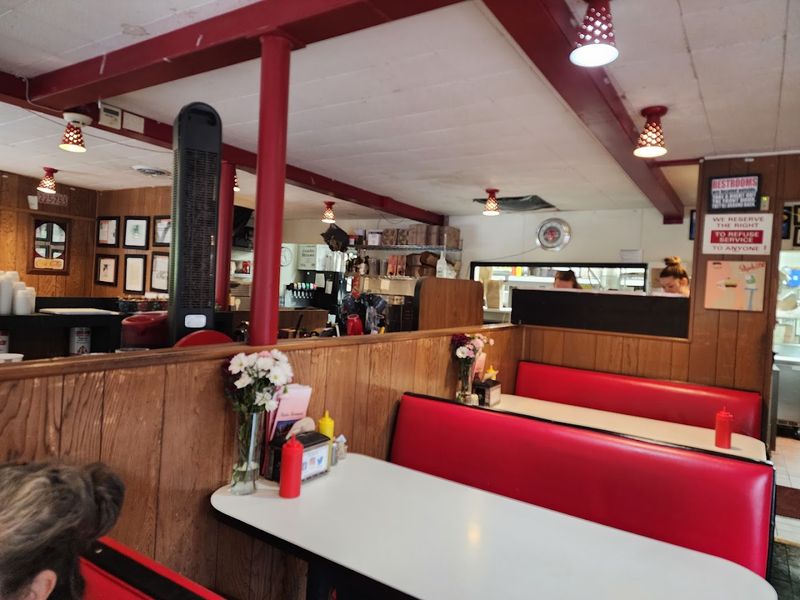 A Diner That Has Been Standing Since 1935