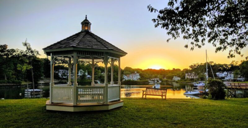 This Waterfront Town In Connecticut Will Make You Feel Like You’re In A Mediterranean Postcard