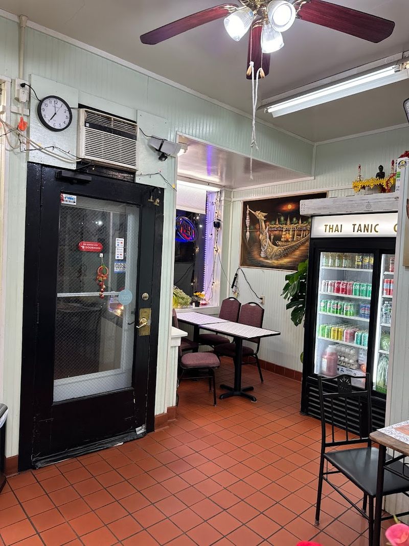 Thai Tanic Cuisine, Meriden