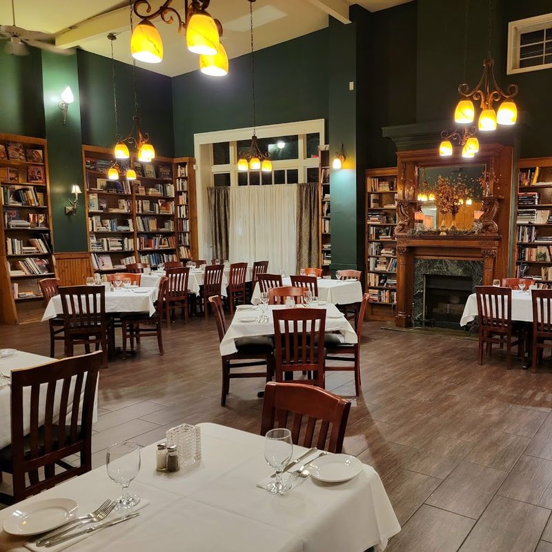 Hartwood Restaurant & Whispers Pub
