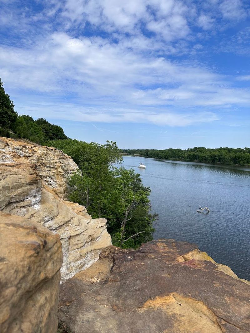 13 Illinois Day Trips That Offer Amazing Scenery For Less Than $65 - Decor Hint Buffalo Rock State Park