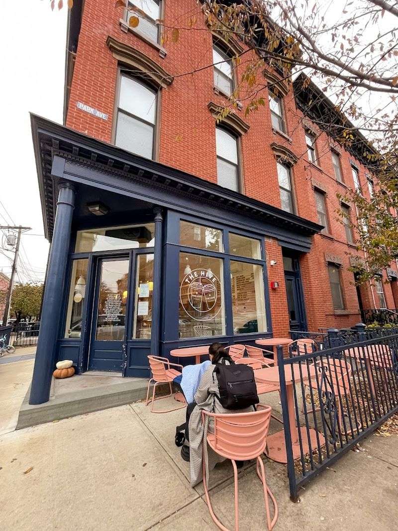 These New Jersey Coffee Shops Make Working Remotely Way More Enjoyable - Decor Hint The Hive, Hoboken
