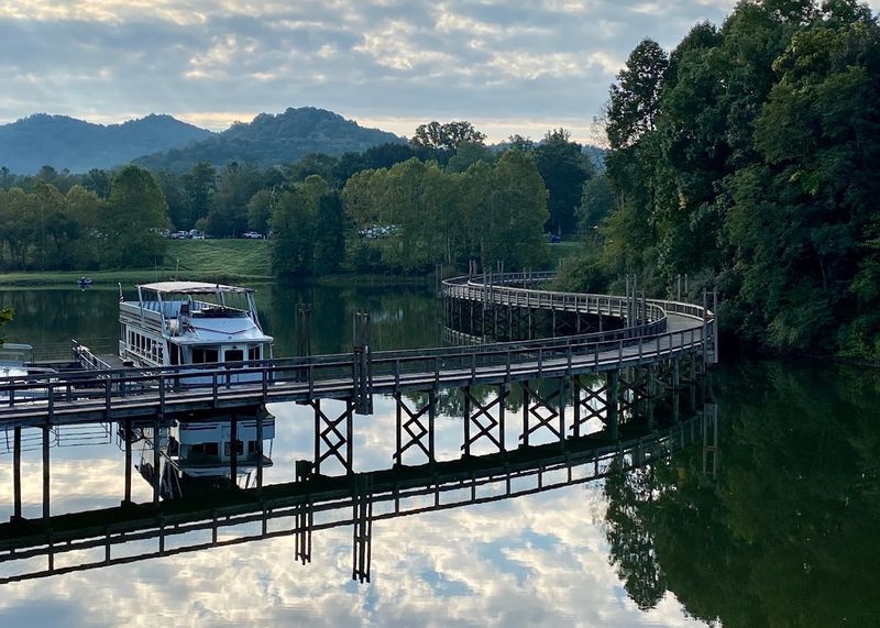 10 Beautiful West Virginia State Parks Perfect For A Relaxing Weekend Escape - Decor Hint Stonewall Resort State Park
