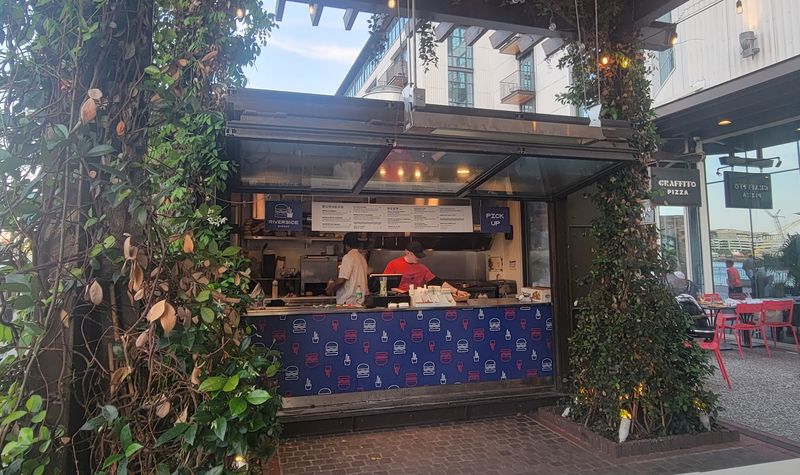 Riverside Burger