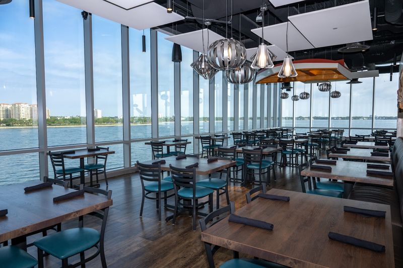These 15 Florida Waterfront Restaurants Deliver Great Food And Beautiful Surroundings - Decor Hint Teak