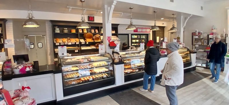 Simma's Bakery