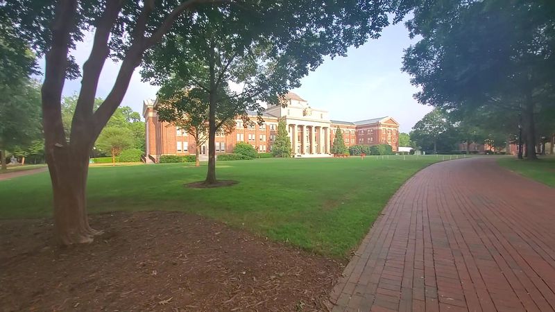 9 North Carolina College Campuses That Are Beautiful Enough For A Walk - Decor Hint Davidson College