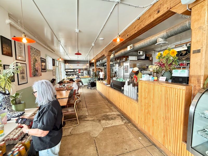 11 California Cafés Where Nobody Seems In A Hurry And That Helps The Whole Mood - Decor Hint Cafe Tropical, Los Angeles