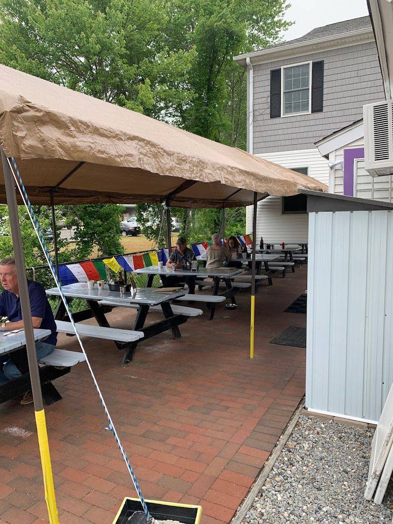 This Cozy Connecticut Eatery Makes Early Mornings Feel Completely Worth It - Decor Hint The Family Story Behind It