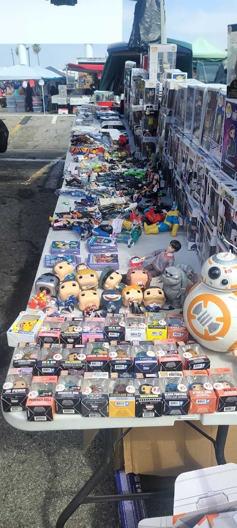 The Massive Flea Market In California That Locals Keep Raving About - Decor Hint It Has A Strong Family-Friendly Angle