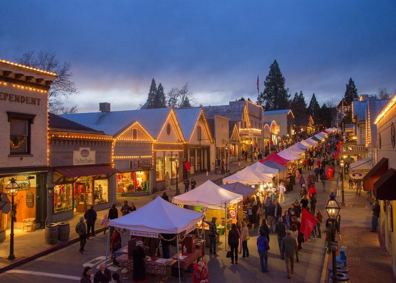 Victorian Christmas Turns The Town Into A Holiday Scene