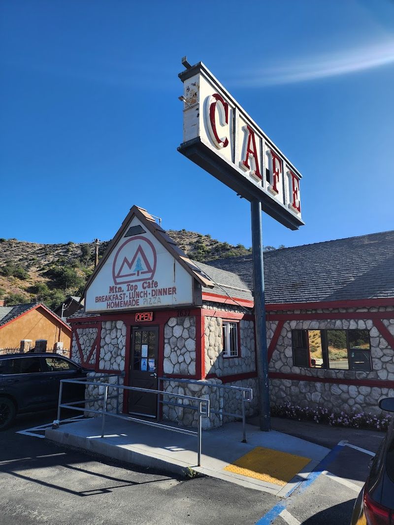 Mountain Top Cafe, Phelan