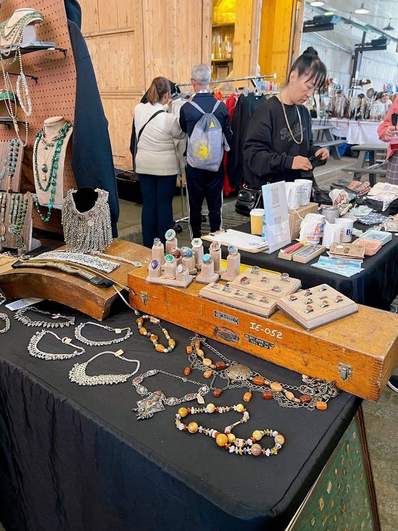 This Enormous New York Flea Market Is Worth Spending Hours Exploring - Decor Hint Handmade Jewelry And Artisan Crafts Worth Browsing