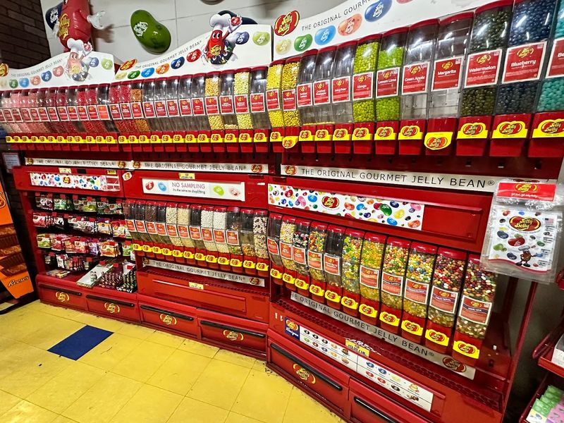 Why Hollywood Candy Works For All Ages