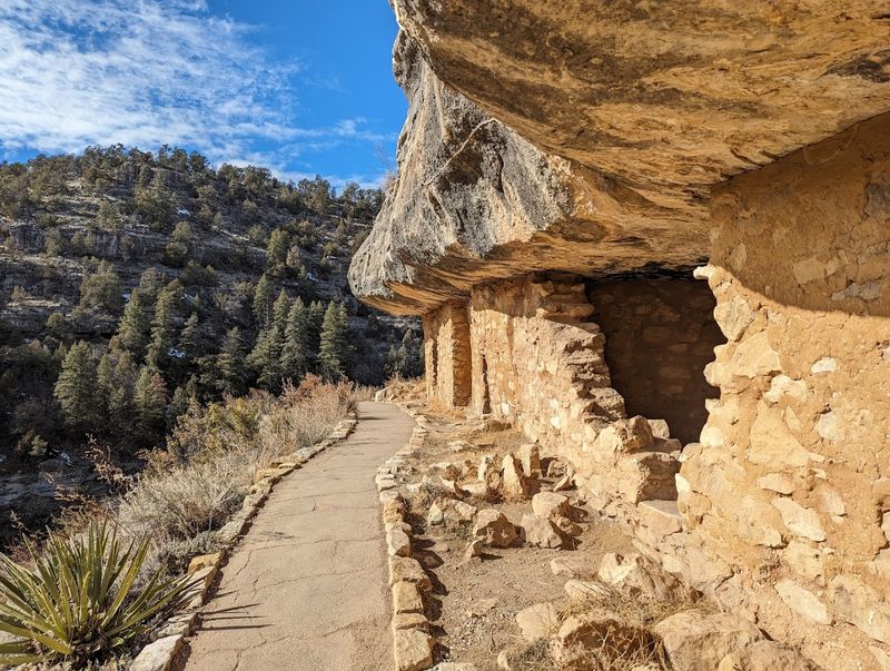 This 1-Mile Arizona Trail Reveals An Ancient Village Hidden Inside The Cliffs - Decor Hint Planning Your Visit