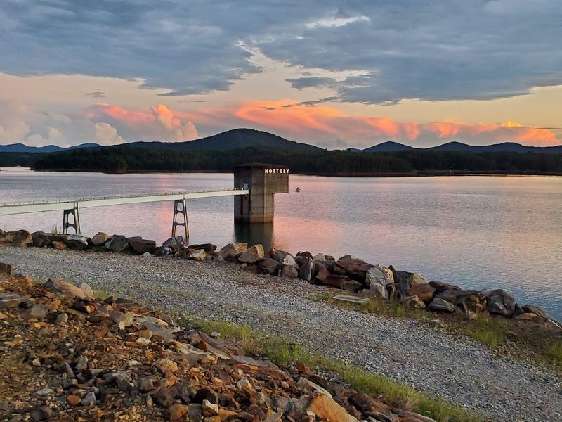 Lake Nottely: A Sparkling Mountain Reservoir Worth Every Minute
