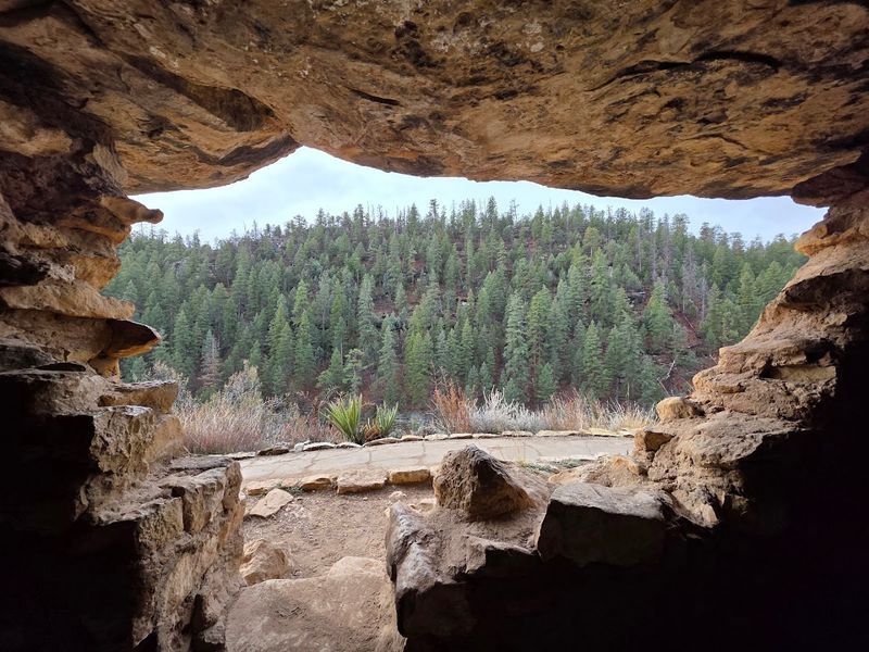 This 1-Mile Arizona Trail Reveals An Ancient Village Hidden Inside The Cliffs - Decor Hint The Island Trail Experience