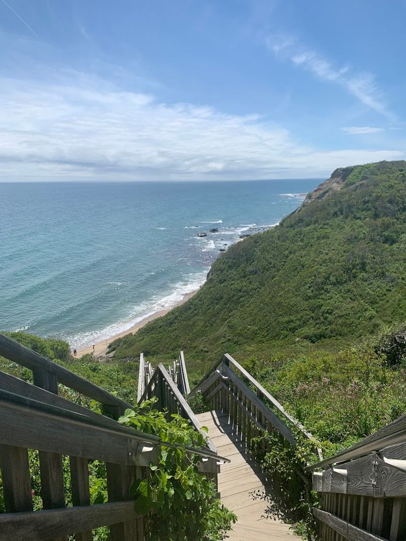 Mohegan Bluffs