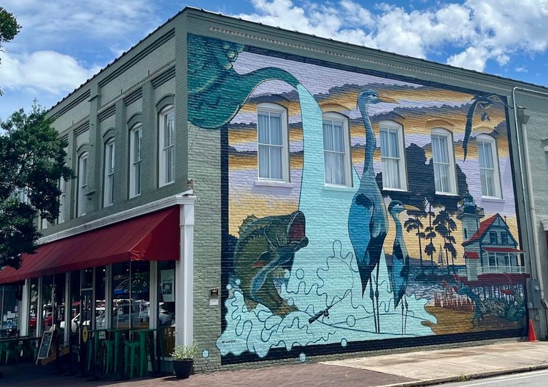 Historic Homes Framing The Walkable Downtown