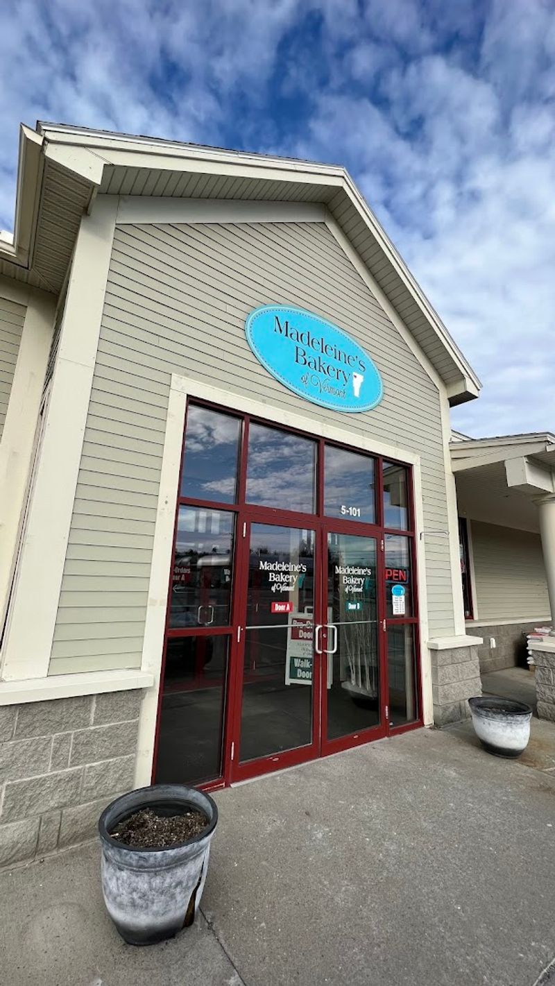 Madeleine's Bakery, Milton