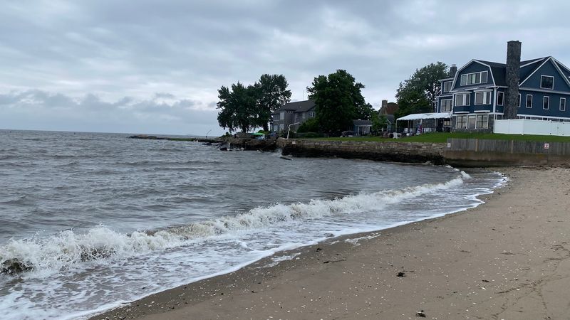 When To Visit For Beach Walks Without The Crowds