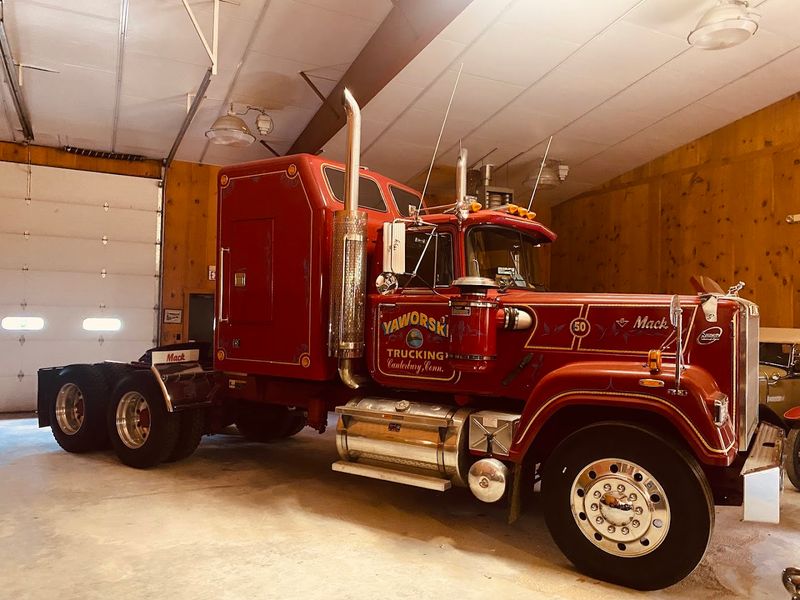 Impressive Vintage Trucks Inside And Out