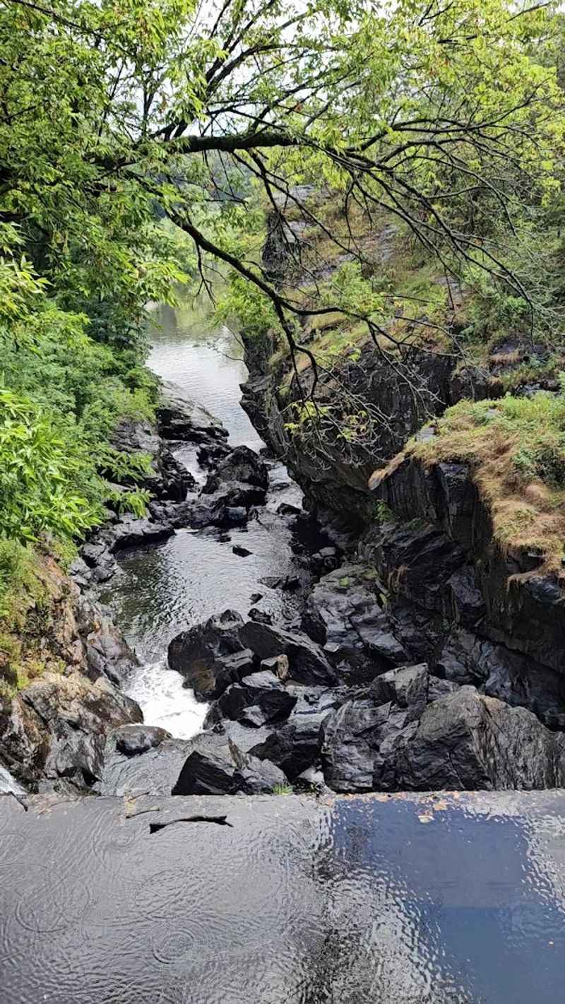 What Makes The Gorge So Dramatic