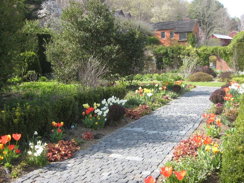 Why It Feels Like An English Countryside Escape