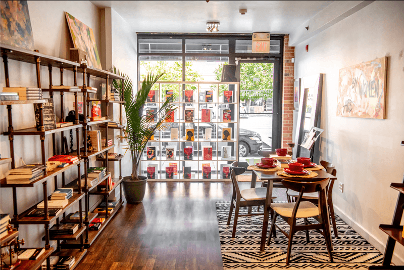 These 10 Pennsylvania Bookstores Make It Easy To Forget About Screens - Decor Hint Harriett's Bookshop