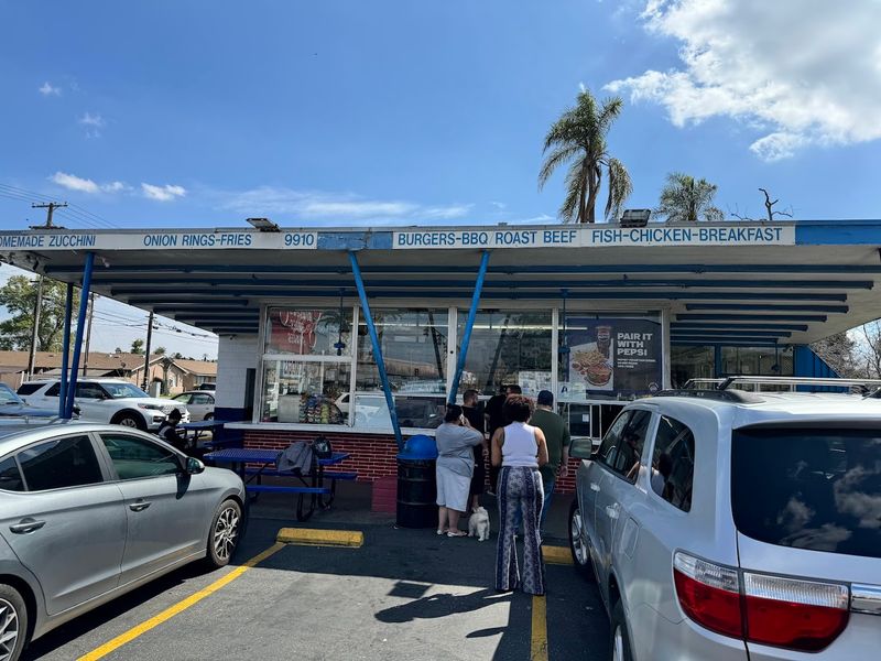 What To Know Before Visiting George's Drive-In