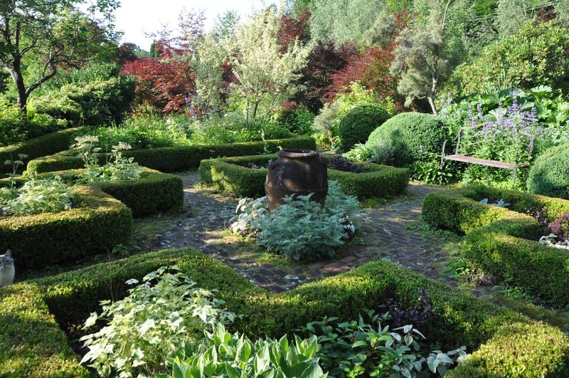 What Makes The Garden Rooms So Dreamy