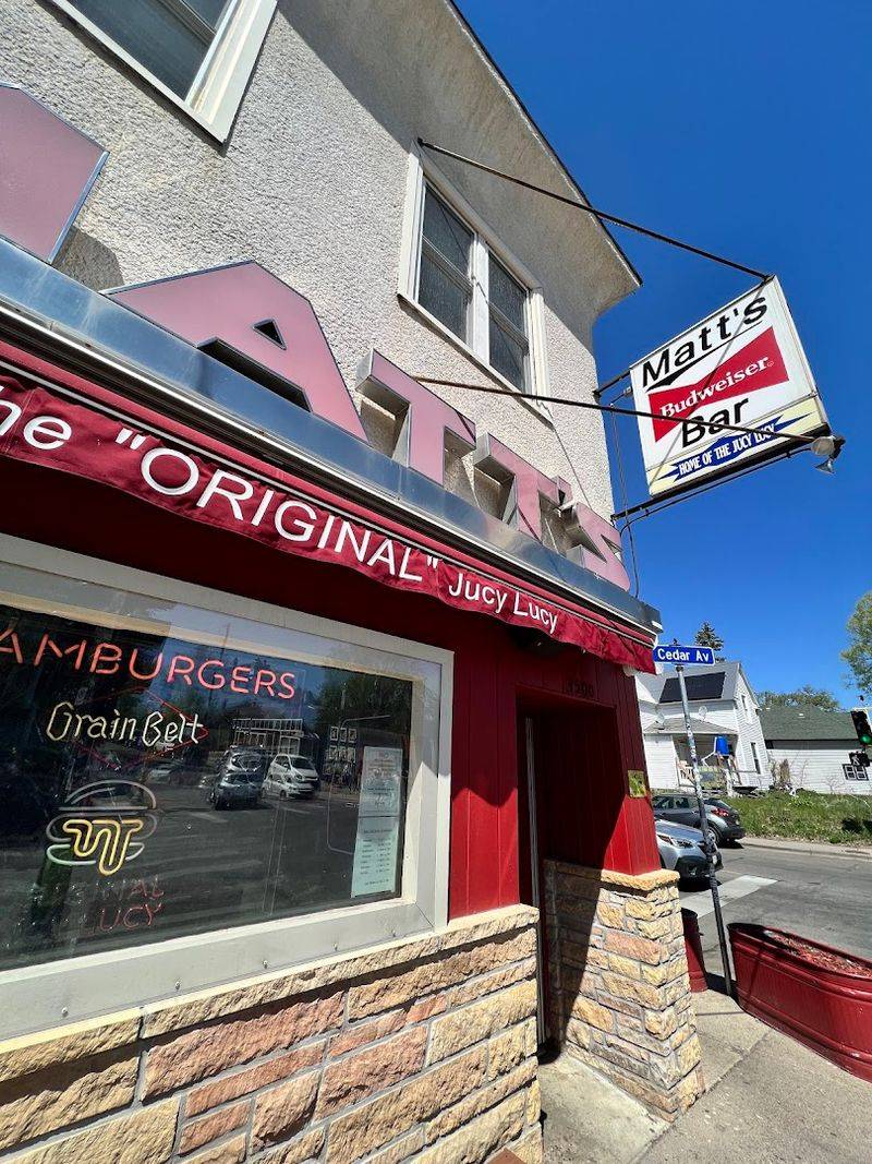 This Minnesota Burger Joint Serves A Jucy Lucy Loaded With Melted Cheese - Decor Hint Television Fame And National Recognition