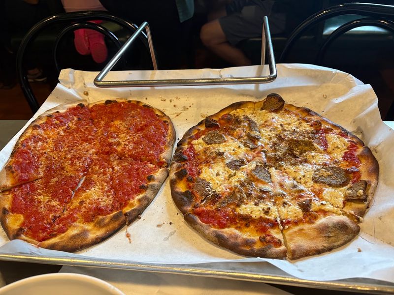 This Connecticut Restaurant Serves White Clam Pizza People Cannot Stop Talking About - Decor Hint Planning Your Visit To Wooster Street
