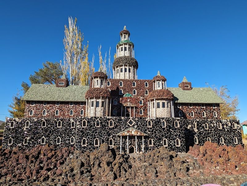 Visitors Can't Stop Talking About This Wonderfully Unusual Garden In Oregon - Decor Hint The Lasting Impression This Place Leaves Behind
