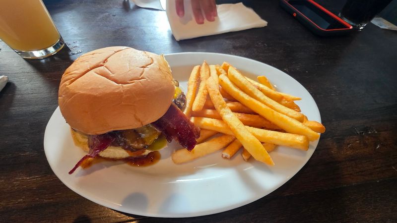 The Juiciest Burgers At This Connecticut Tavern Are Bigger Than You Can Imagine - Decor Hint What To Order When You Want The Full Feast